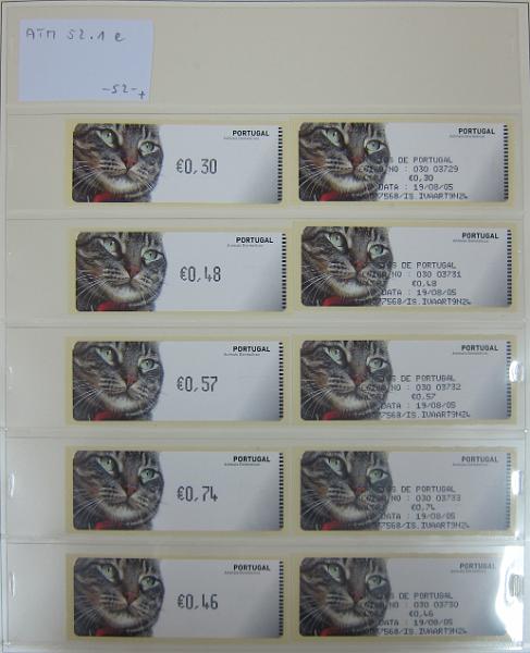0265 (165).jpg -     Lote:    265      Colecção Especializada - Etiquetas      Lotes Especiais       Descrição:      1981/2010 &mdash; Etiquetas.   Coleção composta por 12 álbuns com etiquetas desde percursoras e Framas até 2010, com provas, erros, FDC's, etiquetas novas e usadas, sobrescritos circulados, variedades de impressão e papéis. Importante estudo. Lote a ver.        Lote ETQ       Valor Base:     &euro; 3000,00     Valor Venda:     &euro;      
